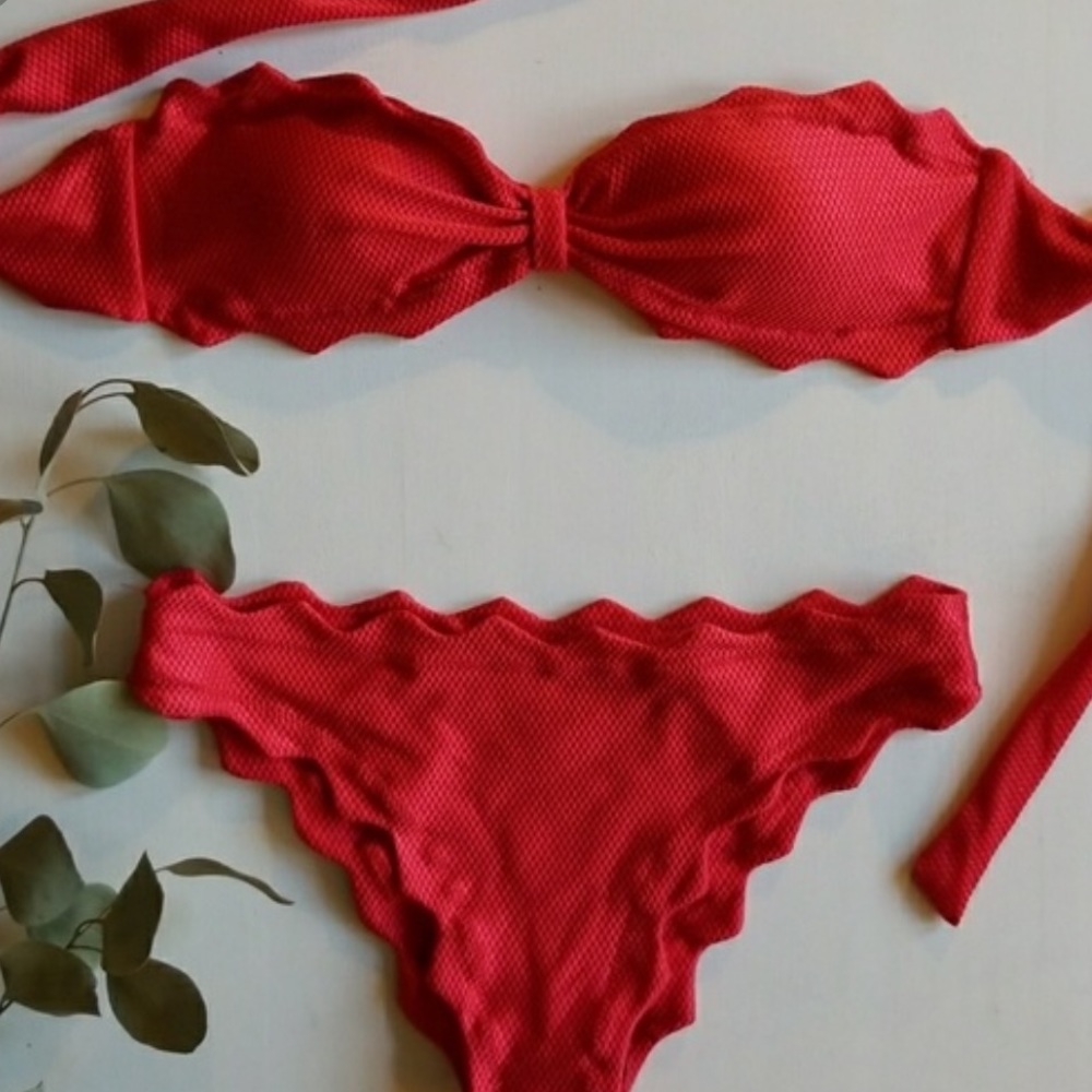 Adorable Cupshe red bikini; Small
